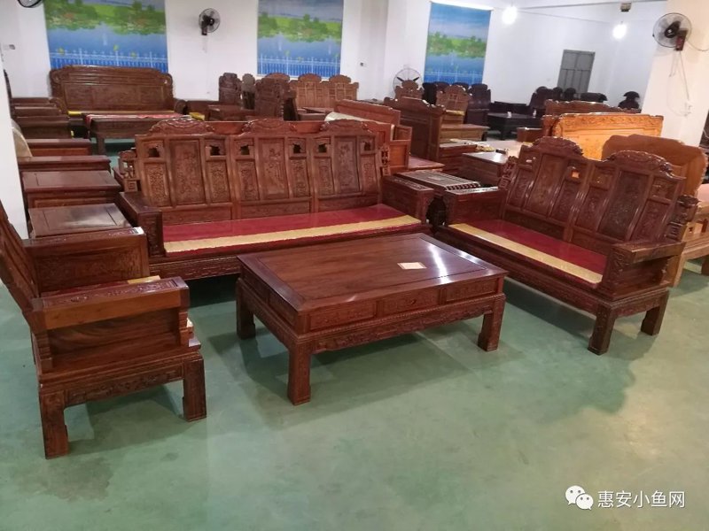 红木家具厂：传统与现代交织的艺术殿堂